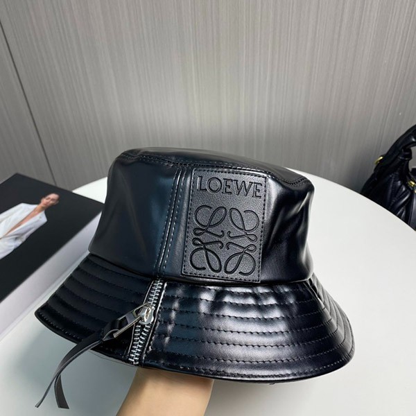 完売必至 ロエベ アナグラムロゴパッチ レザーバケットハット loi08296